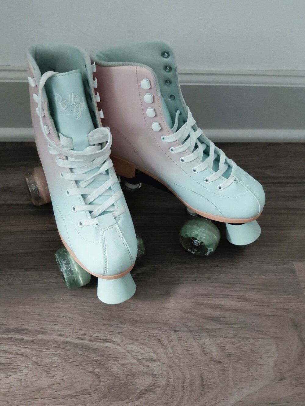 Women's Two-Tone Pastel Leather Roller Skates - Pink & Mint - Picture 7 of 9